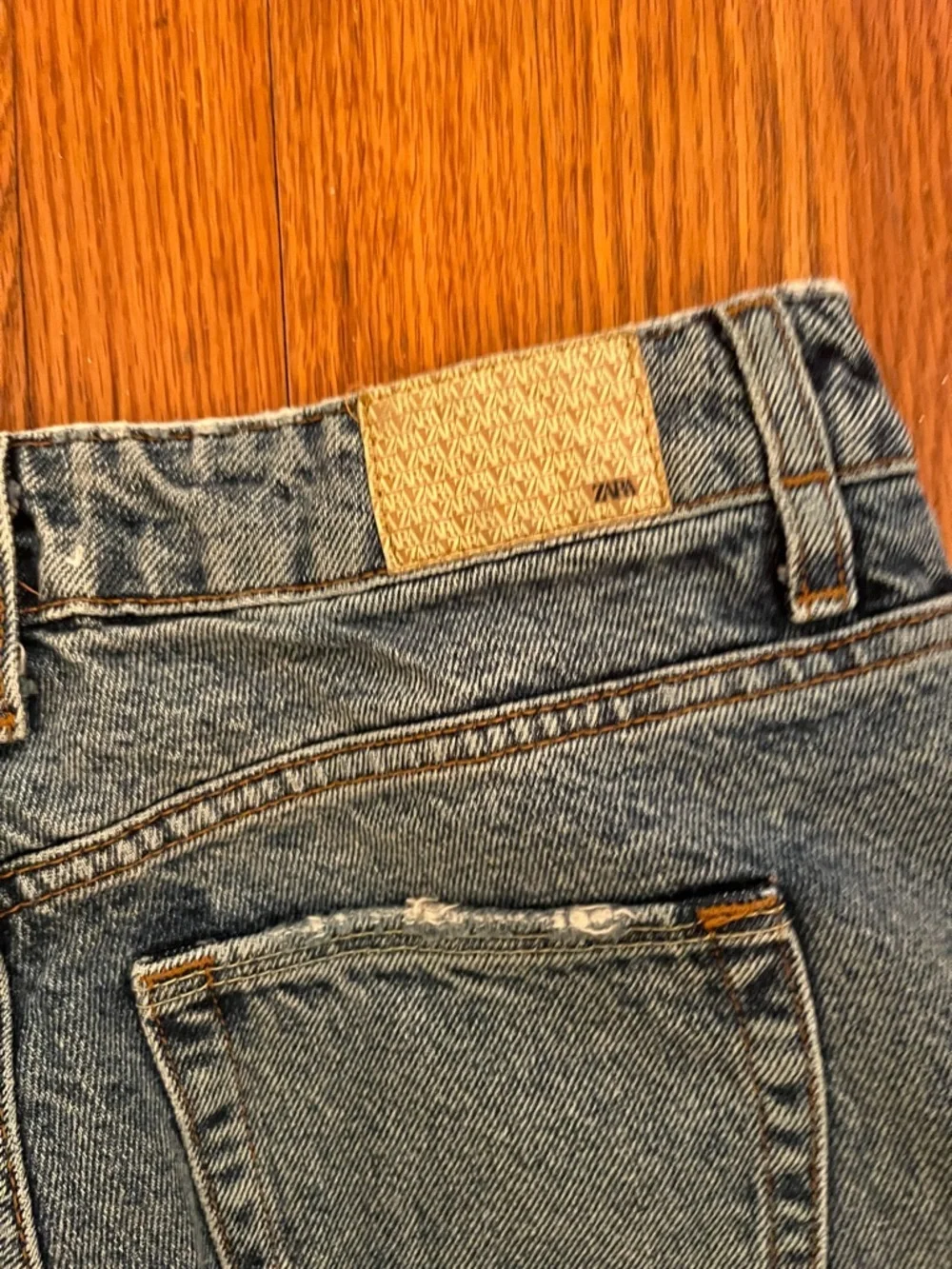 Zara Light Blue Distressed Denim Jeans - Picture 5 of 5